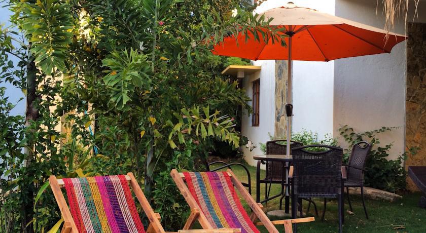 Hotel Acacia Tree Garden