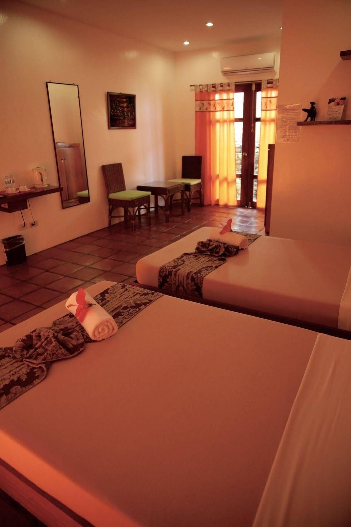 Hotel Acacia Tree Garden